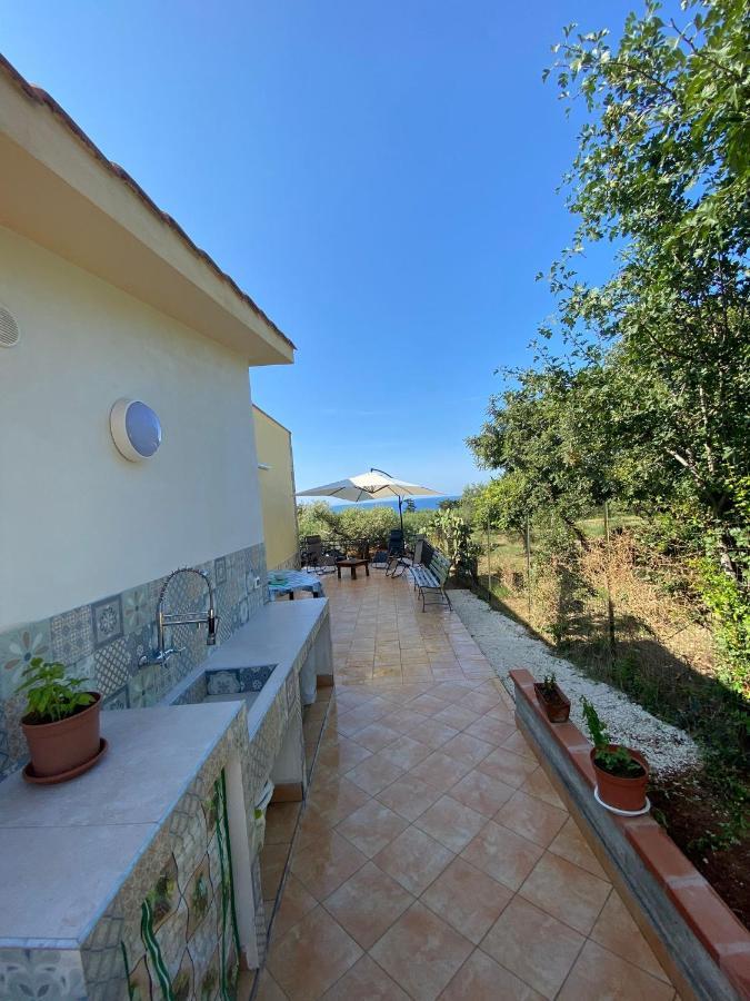 Villa L'Orizzonte Di Calabianca 卡斯泰拉马莱 外观 照片