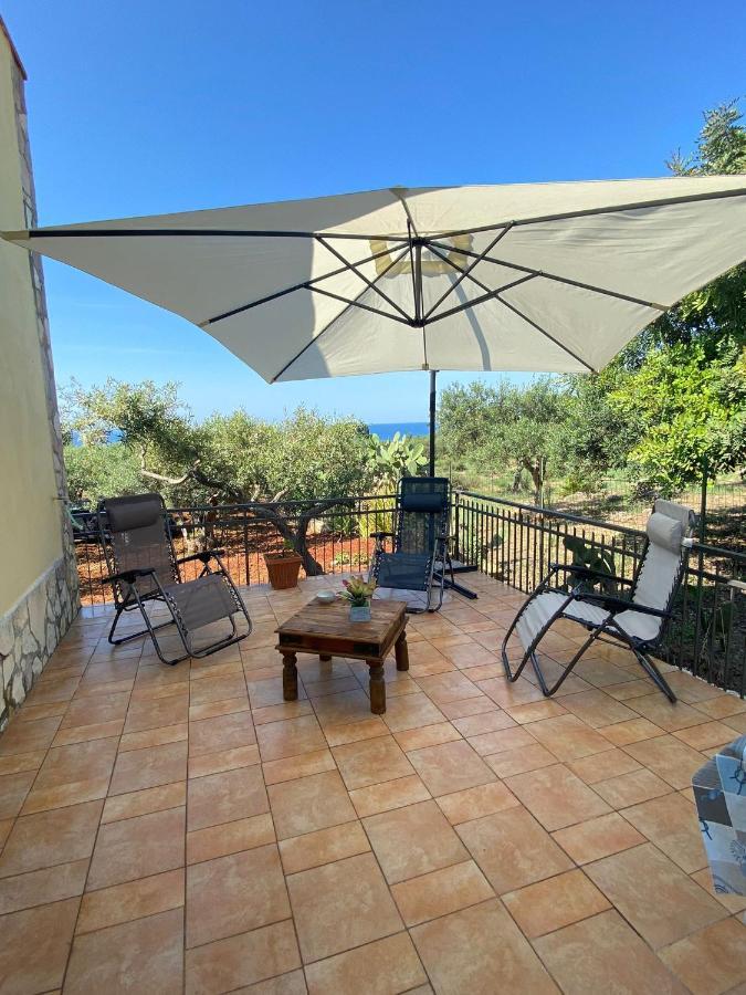 Villa L'Orizzonte Di Calabianca 卡斯泰拉马莱 外观 照片