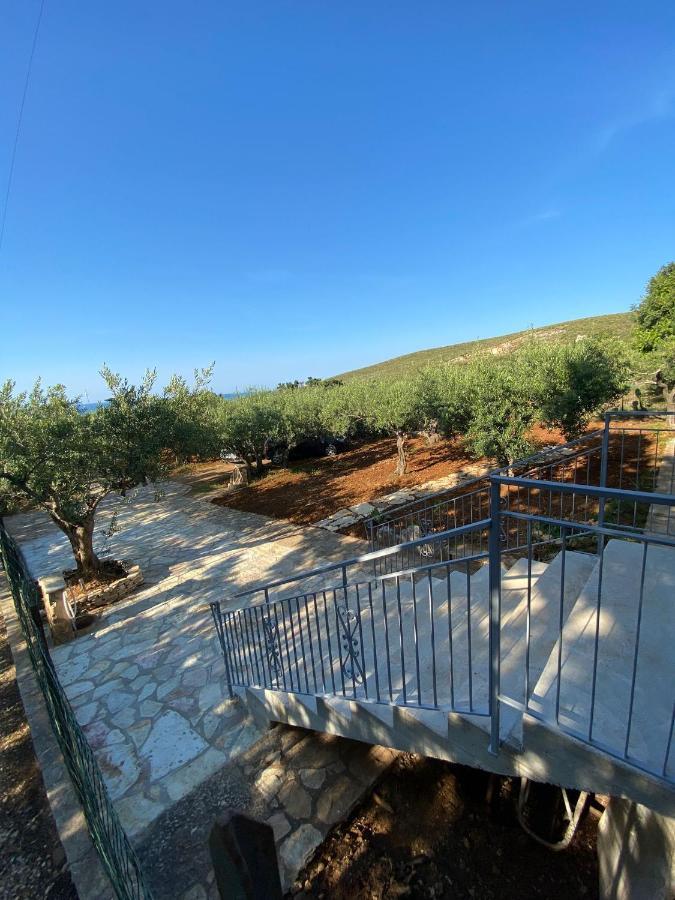 Villa L'Orizzonte Di Calabianca 卡斯泰拉马莱 外观 照片