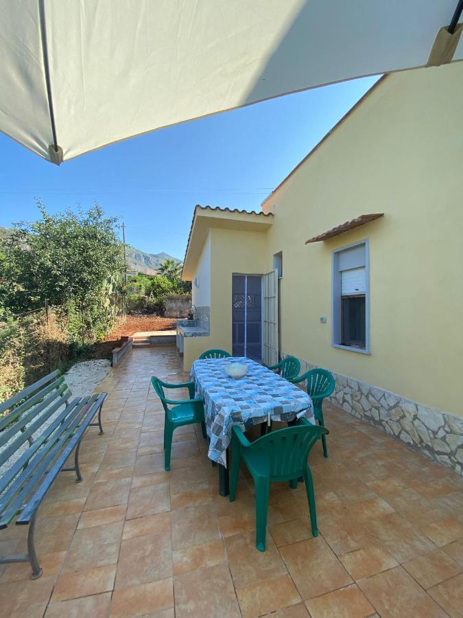 Villa L'Orizzonte Di Calabianca 卡斯泰拉马莱 外观 照片