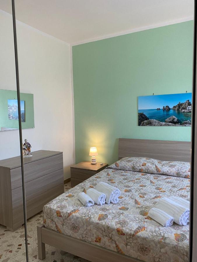 Villa L'Orizzonte Di Calabianca 卡斯泰拉马莱 外观 照片