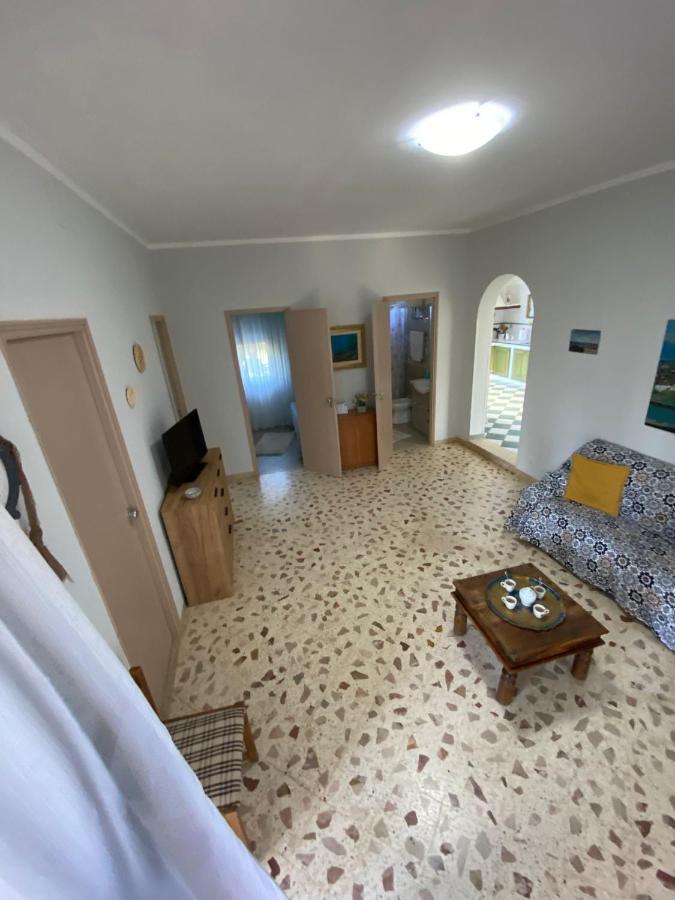 Villa L'Orizzonte Di Calabianca 卡斯泰拉马莱 外观 照片