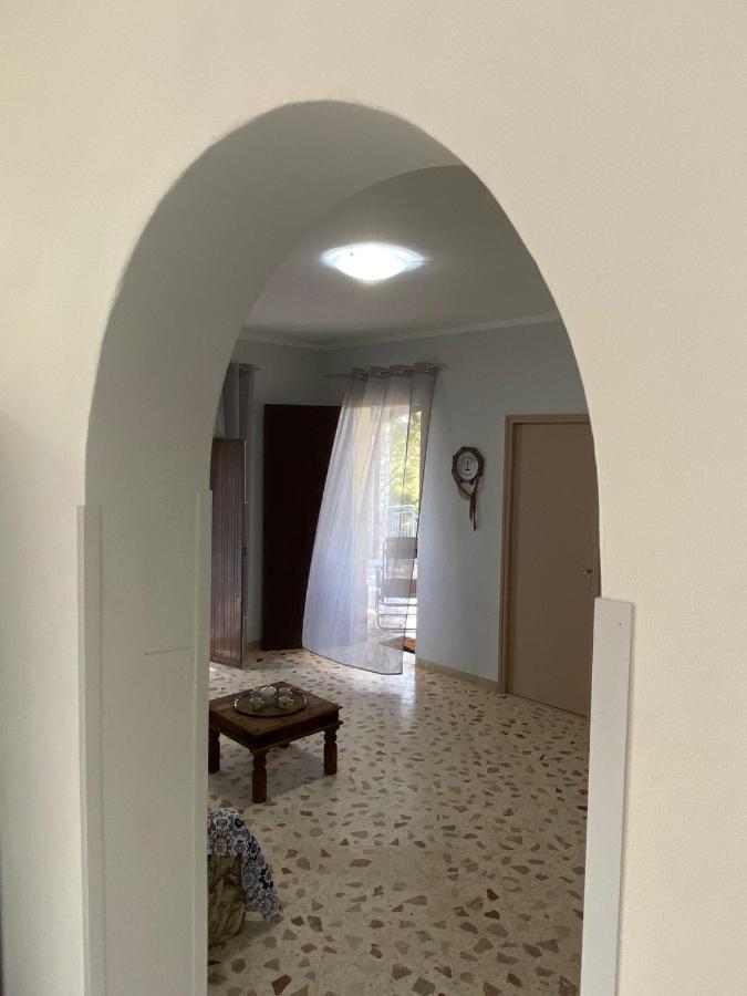 Villa L'Orizzonte Di Calabianca 卡斯泰拉马莱 外观 照片