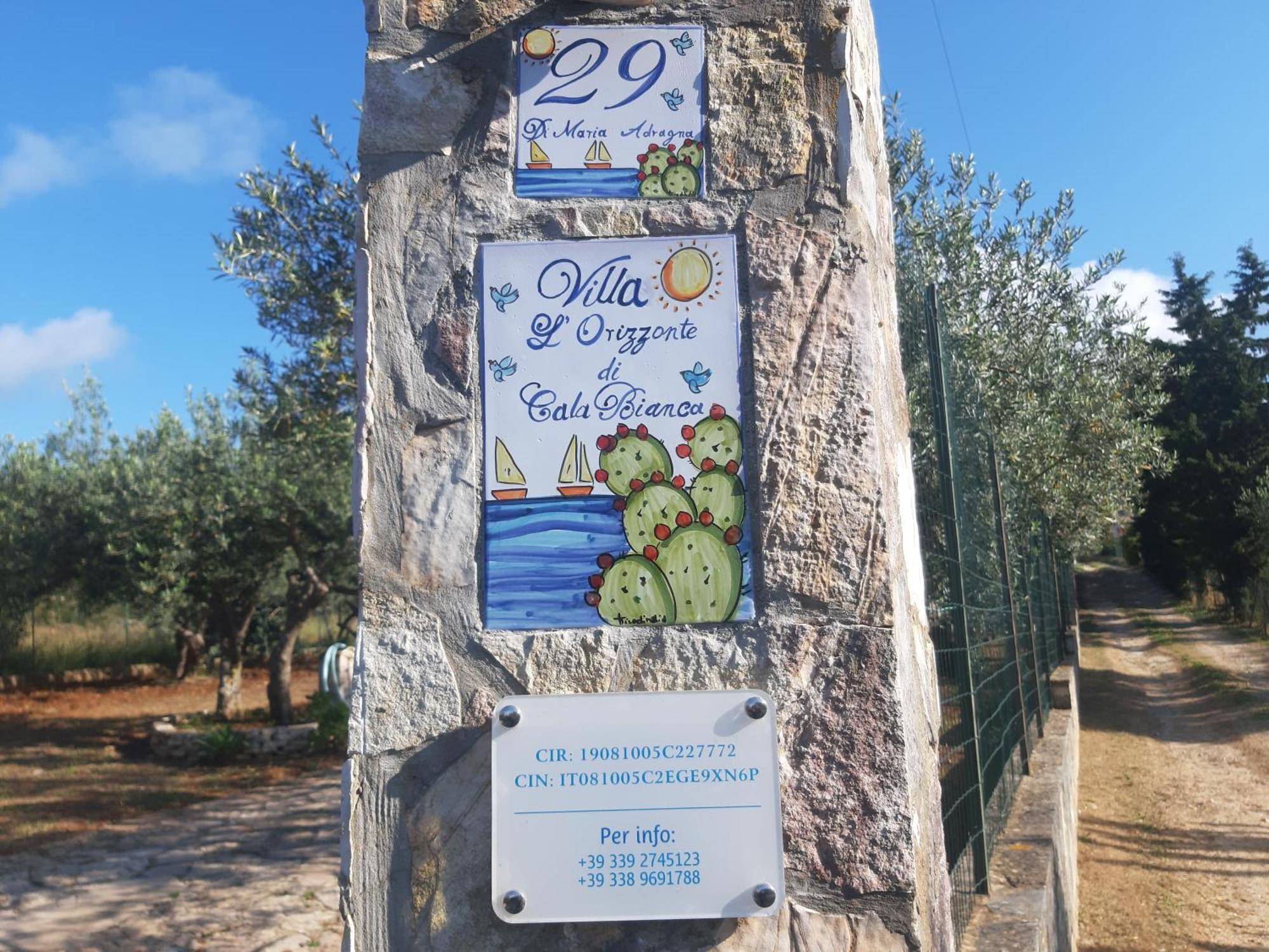 Villa L'Orizzonte Di Calabianca 卡斯泰拉马莱 外观 照片
